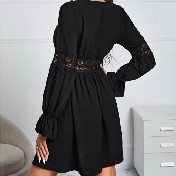 Luxe burgundy lace insert flounce sleeve dress - Picture 3 of 10